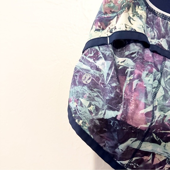 Lululemon run speed shorts iridescent multó‎ deep navy size 4 - Picture 4 of 6